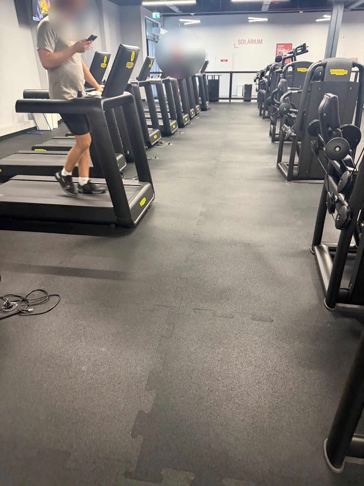 Running — Form Factory Centrum Cerny Most, Praha