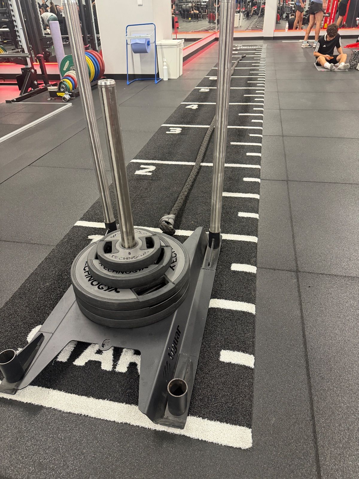 Sled push, Sled pull, Sled lane — Form Factory Centrum Cerny Most, Praha