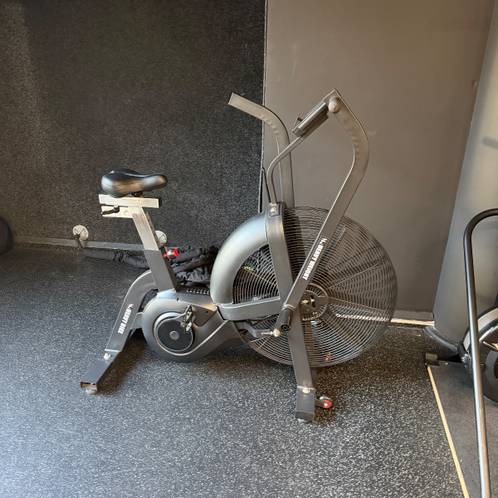 AirBike — Form Factory Karlín, Praha