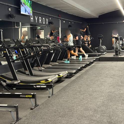 Running — Form Factory Na Knizeci, Prague