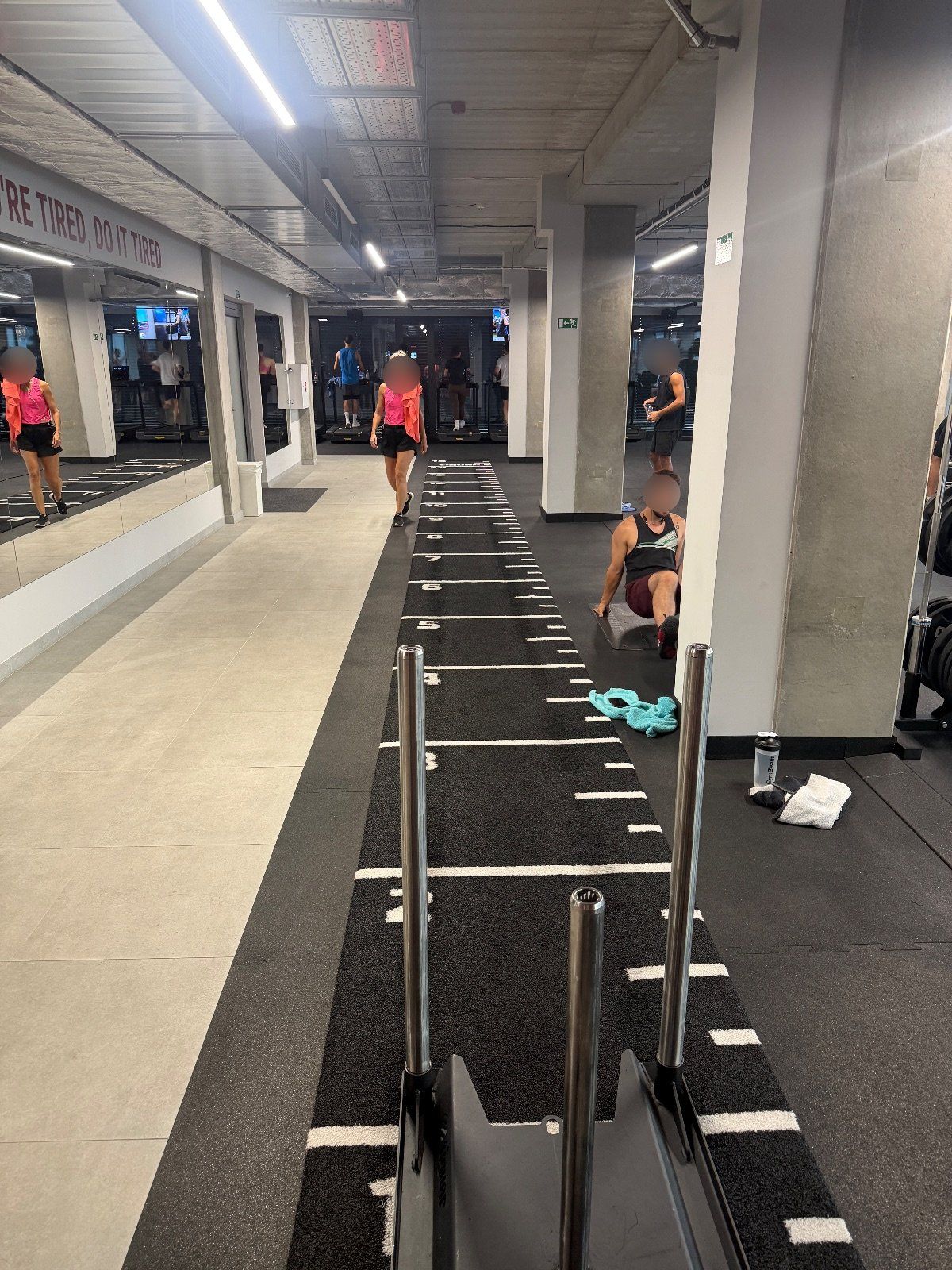 Sled push, Burpees, Sled lane — Form Factory Podkovářská, Praha