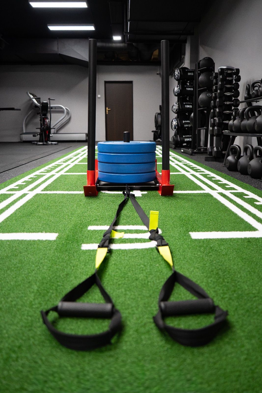 Sled push, Sled pull, Farmers, Sandbag, Sled lane — Gym Neratovice, Neratovice
