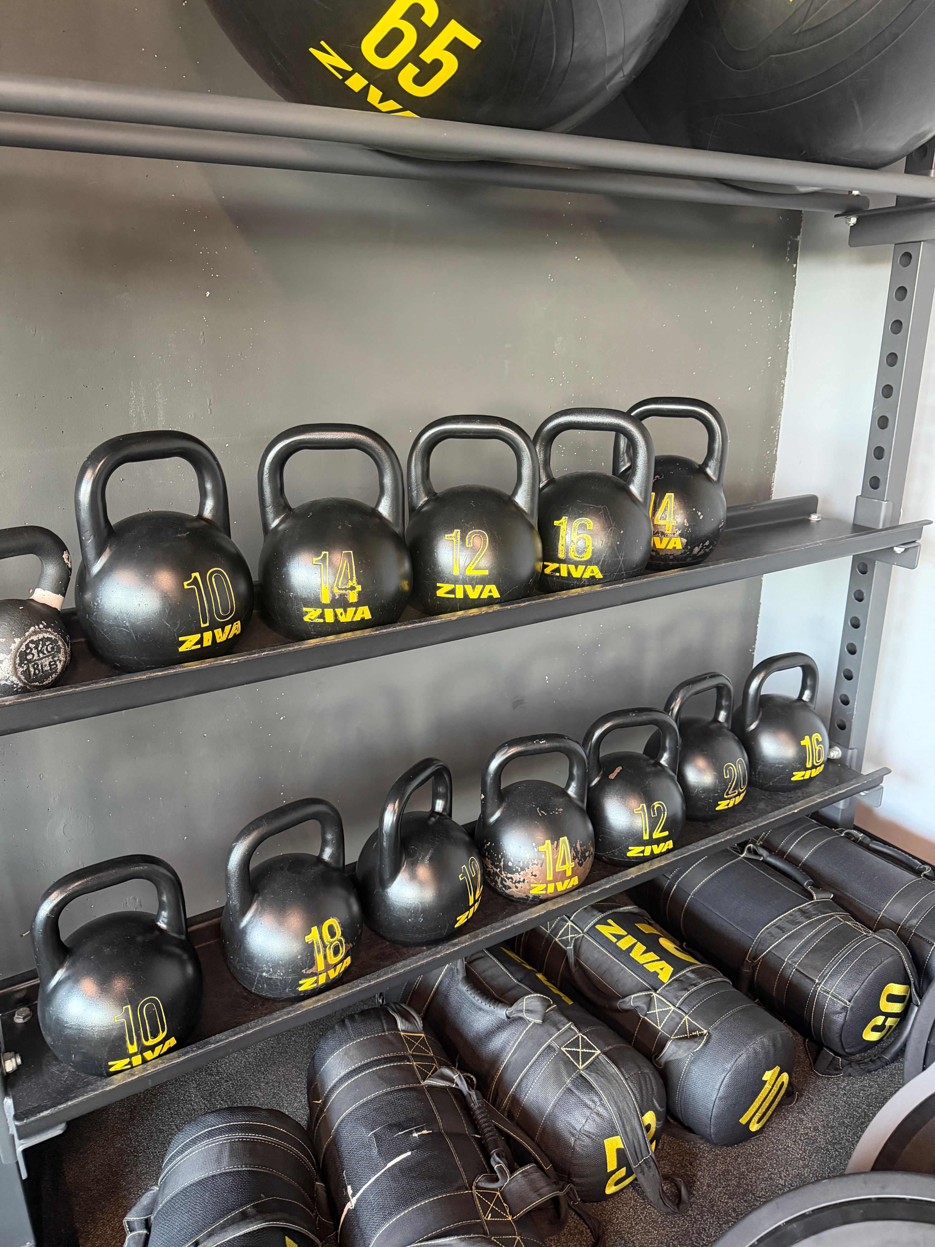Farmers, Sandbag — Max Fitness Flora, Prague