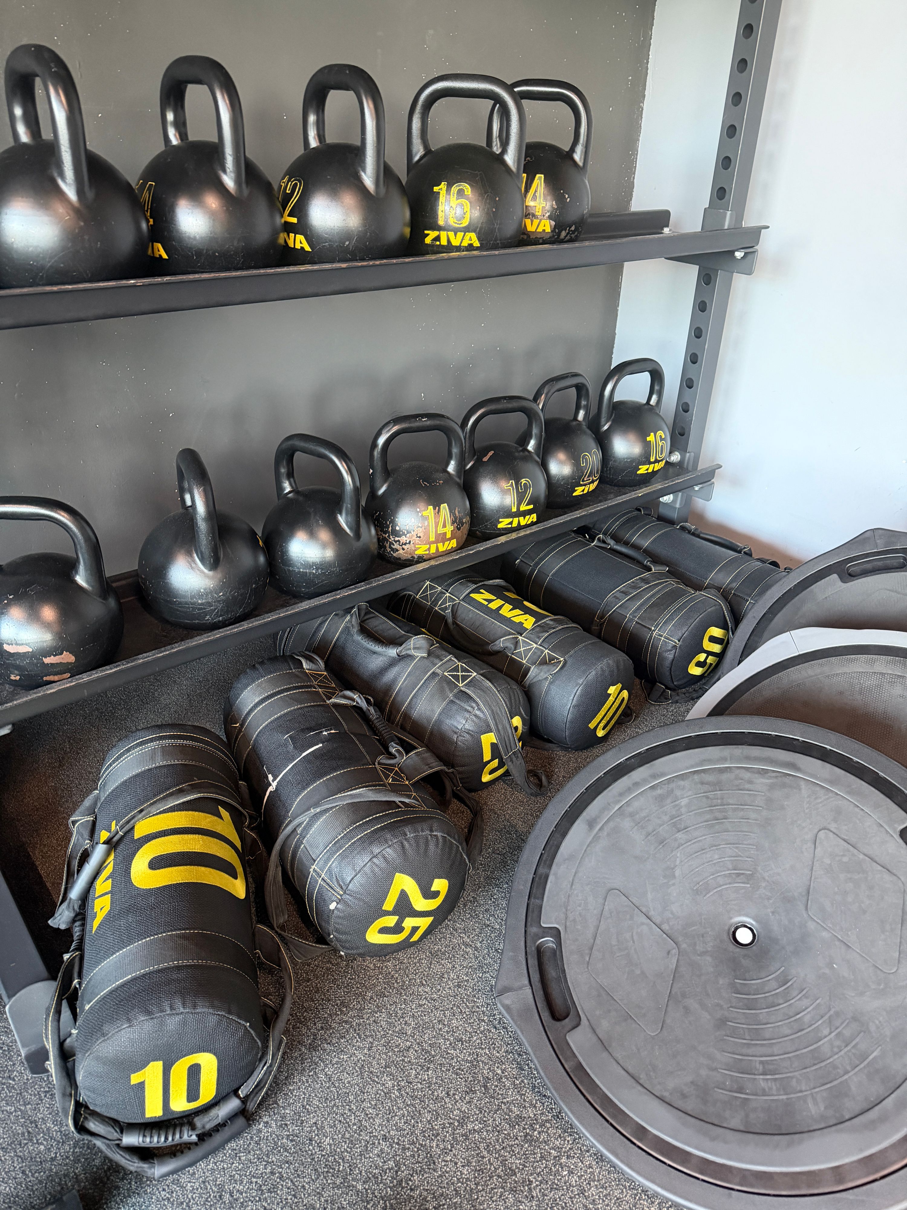 Farmers, Sandbag — Max Fitness Flora, Prague