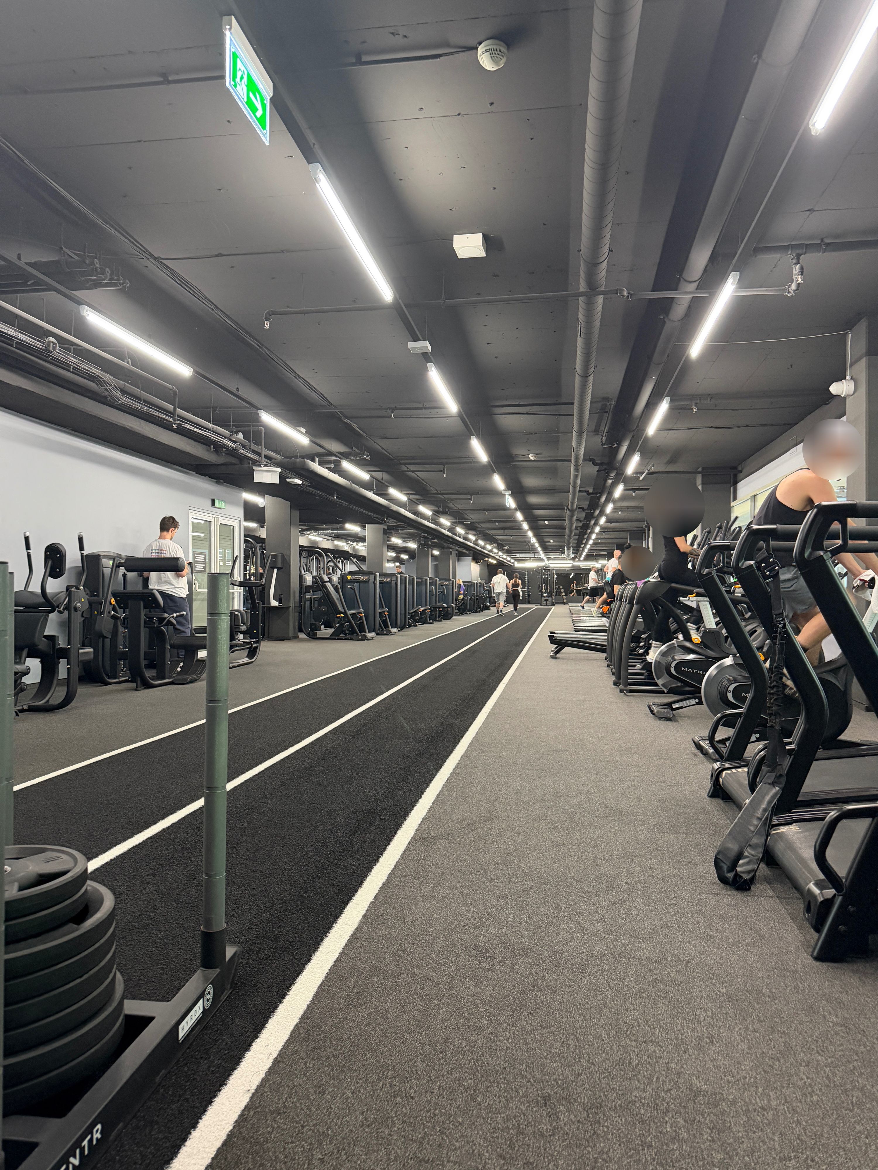 Sled push, Sled pull, Sled lane — Max Fitness Flora, Prague