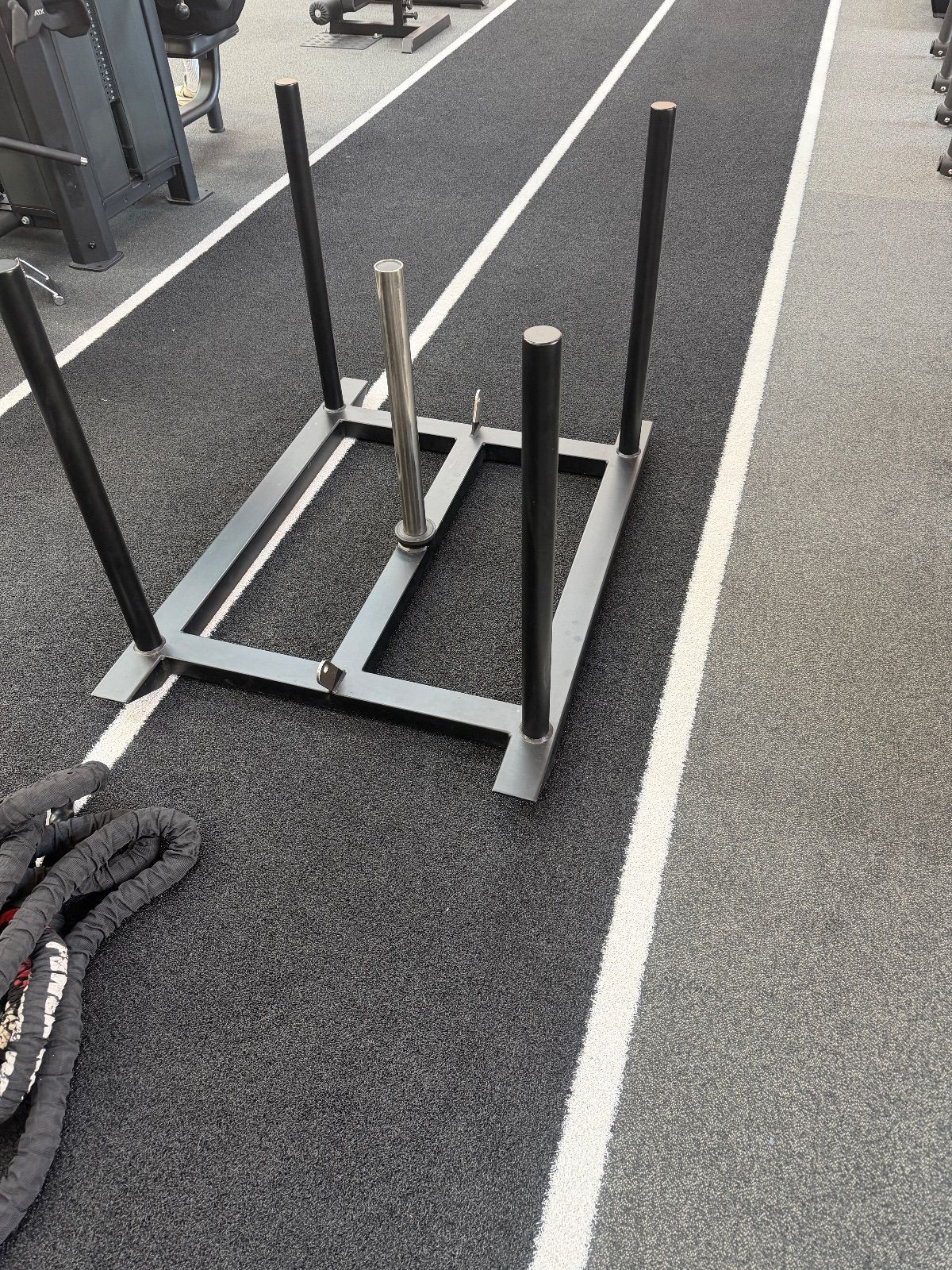 Sled push, Sled pull, Sled lane — Max Fitness Palmovka, Prague