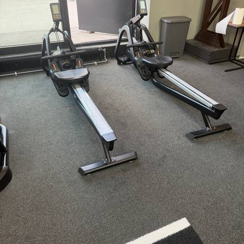 Row — Max Fitness Palmovka, Prague
