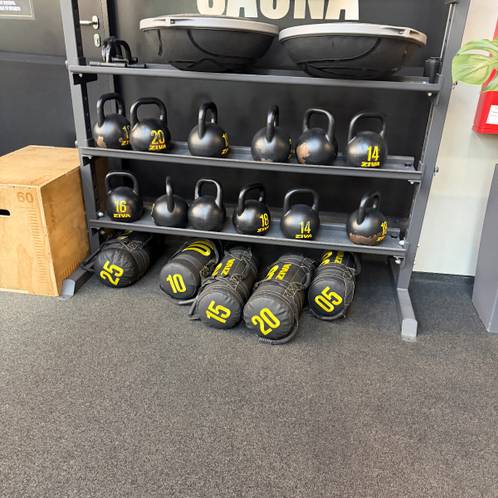 Farmers, Sandbag — Max Fitness Palmovka, Prague