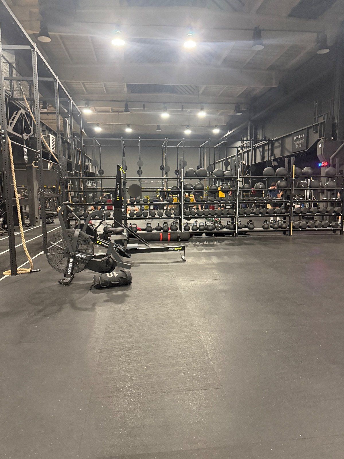 SkiErg, Row, Sandbag, Wall balls, AirBike — Oktagon gym Smíchov, Prague