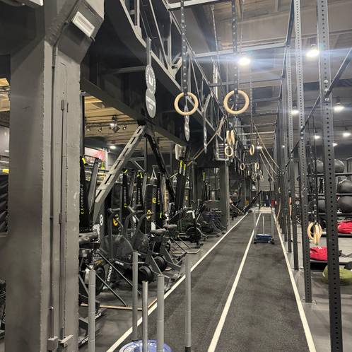 Sled push, Sled pull, Wall balls, Sled lane — Oktagon gym Smíchov, Praha