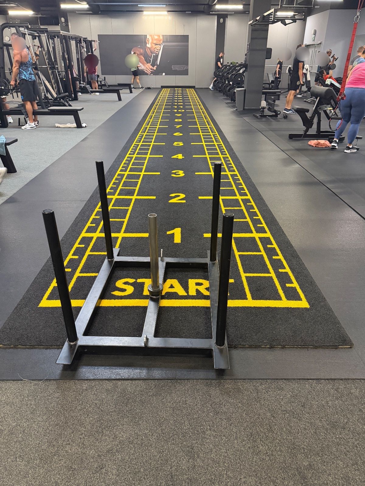 Sled push, Sled pull, Sled lane — Max Fitness Sterboholy, Prague