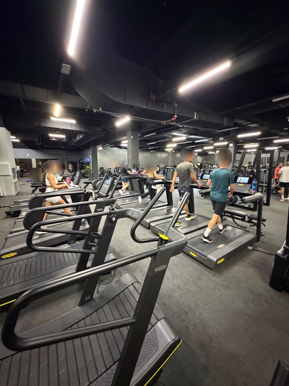 Running — Max Fitness Sterboholy, Prague
