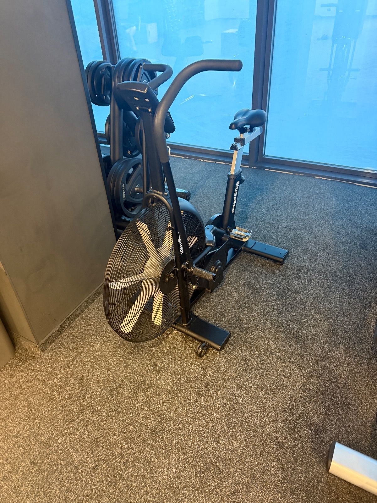 AirBike — Max Fitness Bila Labut, Praha