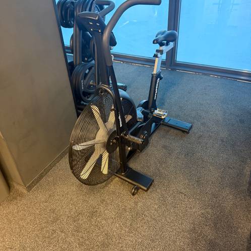 AirBike — Max Fitness Bila Labut, Praha