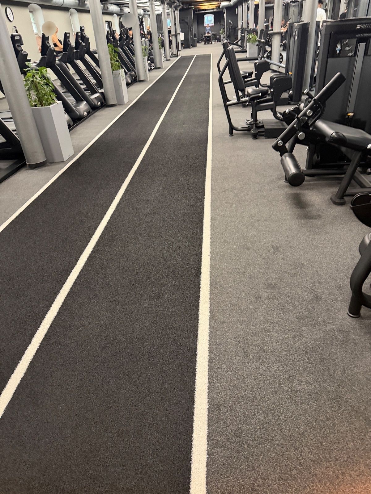 Sled push, Sled pull, Sled lane — Max Fitness Holešovice, Prague