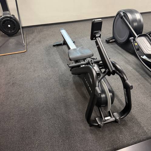 Row — Max Fitness Holešovice, Prague